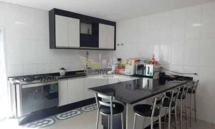 Sobrado com 3 Quartos para Comprar, 245m² - Santa Terezinha, São Bernardo do Campo/SP.