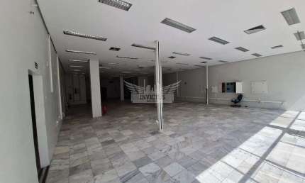 Salão no Andar Térreo para Alugar, 700m² - Centro de Santo André/SP.
