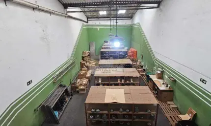 Galpão Comercial para Comprar, 260m² - Jardim Santo Antônio, Santo André/SP.