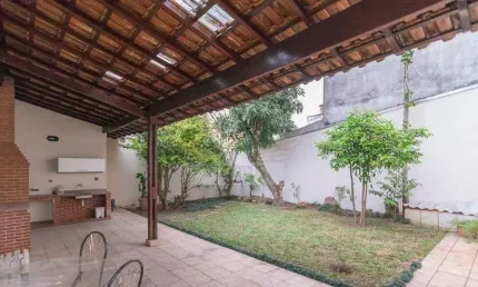 Sobrado Comercial com 3 Quartos para Alugar, 317m² - Vila Bastos, Santo André/SP.
