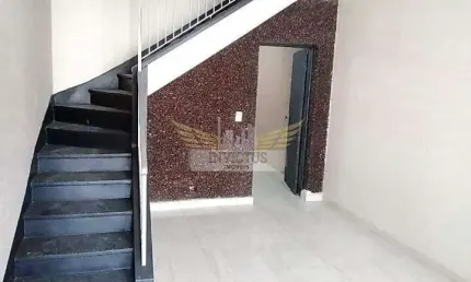 Sobrado com 2 Quartos para Comprar, 107m² - Bairro Jardim, Santo André/SP.
