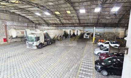 Galpão Comercial/Industrial para Comprar, 2.363m² - Vila Scarpelli, Santo André/SP.