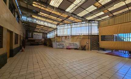 Galpão Comercial para Alugar, 700m² - Taboão, São Bernardo do Campo/SP.