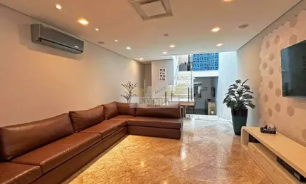 Sobrado de Alto Padrão com 3 Suítes e Espaço Gourmet para Comprar, 244m² - Campestre, Santo André/SP.