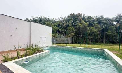 Sobrado em Condomínio Fechado de Alto Padrão com 4 Suítes para Comprar, 399m² - Represa, Ribeirão Pires/SP.