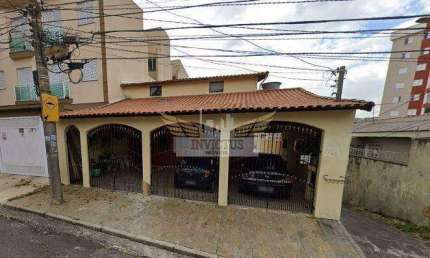 Casa Assobradada de Esquina com 3 Quartos para Alugar, 335m² - Parque Oratório, Santo André/SP.