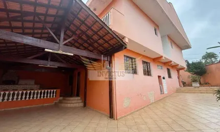 Sobrado com 4 Suítes para Comprar, 330m² - Bairro Independência, São Bernardo do Campo/SP.