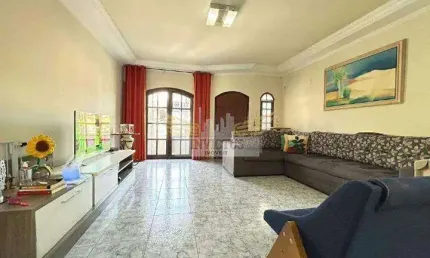 Sobrado com 4 Quartos para Comprar, 283m² - Campestre, Santo André/SP.