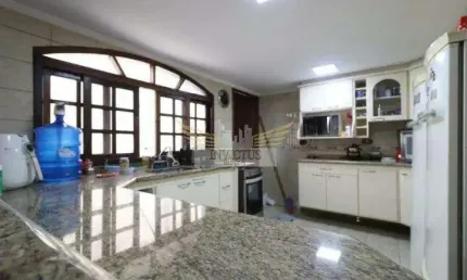 Sobrado com 3 Quartos para Comprar, 140m² - Campestre, Santo André/SP.
