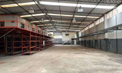 Galpão Comercial/Industrial com 2 Frentes para Alugar, 3.199m² - Centro de Diadema/SP.