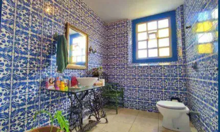 Sobrado colonial - com 04 quartos a 100 metros da praia