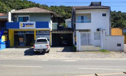 Casa para Venda, Joinville / SC bairro Pirabeiraba (Pirabeiraba), 4 dormitórios, sendo 2 suítes, 4 banheiros, 3 vagas de garagem, área total 477,00 m², área construída 300,00 m², terreno 477,00 m²