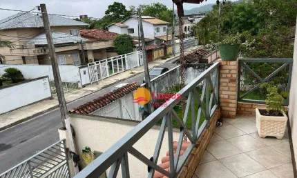 Casa com 3 dormitórios à venda, 140 m² por R$ 700.000,00 - Itaipu - Niterói/RJ