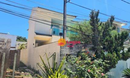 Casa com 3 dormitórios à venda, 242 m² por R$ 2.500.000,00 - Camboinhas - Niterói/RJ
