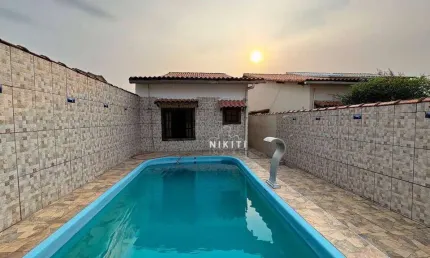 Casa com 3 Quartos, sendo 1 Suíte, Piscina e Churrasqueira, a 100 metros da Praia – Guaratiba, Maricá