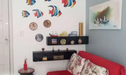 APARTAMENTO MOBILIADO E DECORADO À POUCOS METROS DO MAR EM TRAMANDAÍ