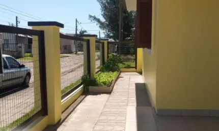 CASA MOBILIADA COM 2 DORMITÓRIOS PRÓXIMO A UPA DE TRAMANDAÍ