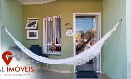 DUPLEX MOBILIADO NO CENTRO DE TRAMANDAÍ. ALTO PADRÃO CONSTRUTIVO.