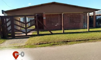 Casa ampla muito bem localizada no centro de tramandaí