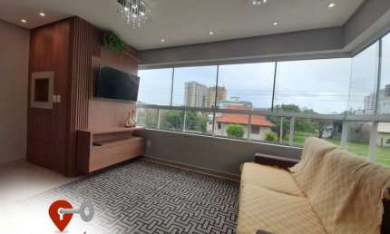APARTAMENTO COM 02 DORMITÓRIOS, 1 SUÍTE NO CENTRO  MOBILIADO E DECORADO