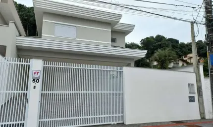 Casa com 4 quartos à venda na Rua Campo Alegre, s/n, Glória, Joinville