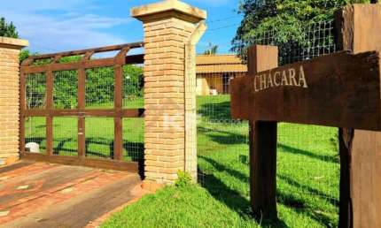 Chácara / sítio com 3 quartos à venda no Centro, Cajuru 
