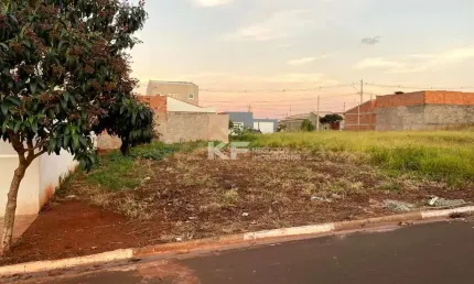 Terreno à venda na Rua Deoclesio De Queiroz, Jardim Aliança, Cravinhos
