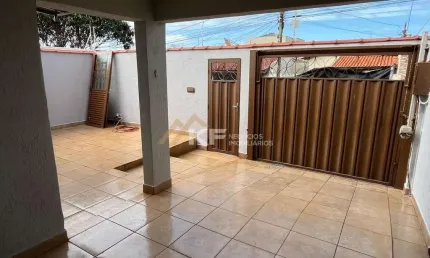 Casa à venda 3 dormitórios com edícula no Jardim Alvorada - Cravinhos/SP