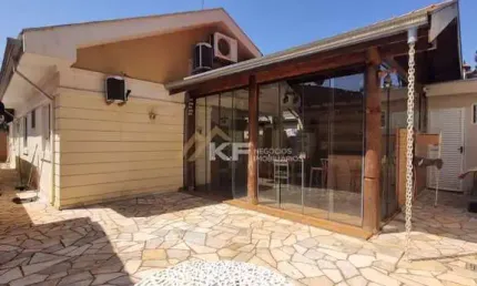 Casa em Condomínio com churrasqueira, no Recreio das Acácias, Ribeirão Preto/ SP