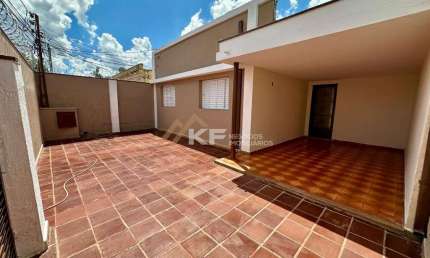 Casa à Venda nos Campos Elíseos - Ribeirão Preto / SP
