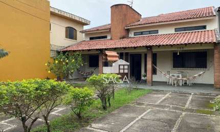 Casa com 4 dormitórios à venda, 180 m² por R$ 630.000,00 - Mirim - Praia Grande/SP