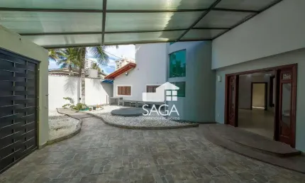 Casa 5 suítes alto padrão com piscina no Canto do Forte