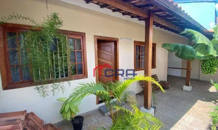 Casa linear com 3 dormitórios à venda, 180 m² por r$ 670.000