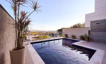 Casa de 3 quartos com área de lazer por R$ 1.200.000 - Jardim Belvedere - Volta Redonda/RJ