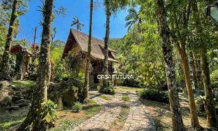 Casa com 4 dormitórios à venda, 150 m² por R$ 850.000,00 - Penedo - Itatiaia/RJ