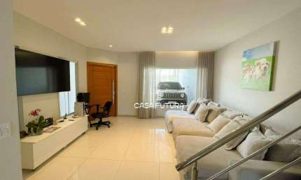 Casa com 3 dormitórios à venda, 200 m² por R$ 800.000,00 - Jardim Belvedere - Volta Redonda/RJ
