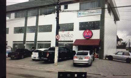 Apartamento kit ou sala comercial, localizada no 2º pavimento.