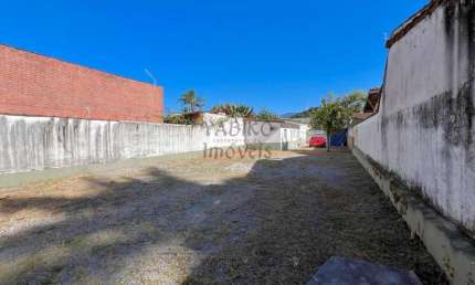 Terreno no centro de Bertioga, a 01 quadra da praia.