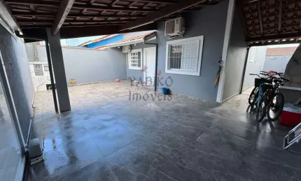 Casa com 2 quartos sendo 01 suíte, centro, bertioga