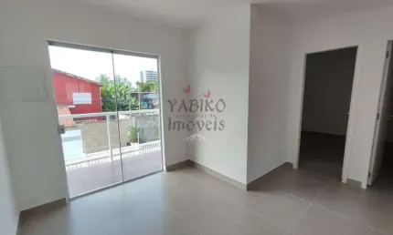 Casa nova em Világio perto da praia, no centro de Bertioga.