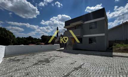 CASAS SOBREPOSTAS COM CHURRASQUEIRA NO PARQUE DO EMBU EM COLOMBO