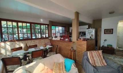 Casa Duplex 3 quartos com 2 suítes quintal - Pechincha - mini sítio Jacarepaguá - RJ