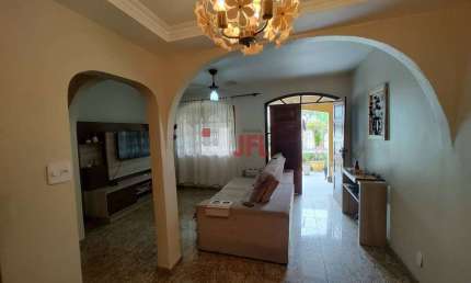 Casa Triplex 4 quartos 3 suítes - Condomínio dos Bancários - Vale do Araticum - Anil - Jacarepaguá - RJ