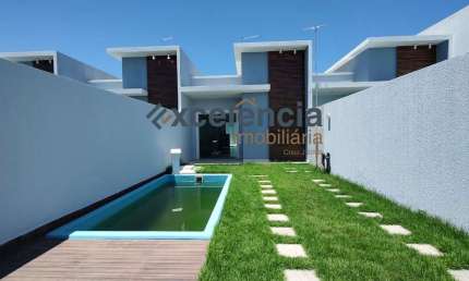 Casa térrea com 2 quartos, 125m2 de terreno, em Arembepe!