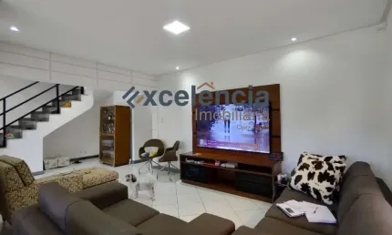 Casa triplex com 4 suítes, 521m2 de área construída, no Matatu!