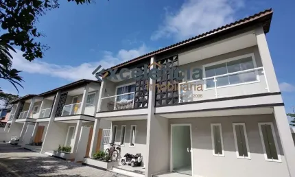 Casa duplex com 3 suítes, 110,46m2 de área construída, em Ipitanga!