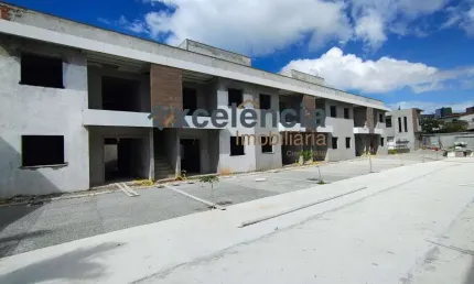 Village térreo com 2 quartos, 66m2, em Pitangueiras!