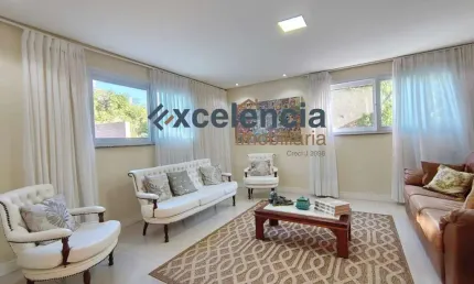 Casa triplex com 3 suítes, 524,70m2 de terreno, na Estrada do Coco!