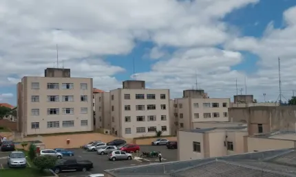 Apto 2 dormitórios - 2. andar - 46m2 privativos - boa localização.