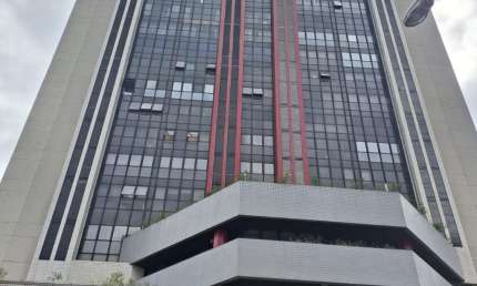 Sala comercial com 1 sala para alugar na Rua João Negrão, 731, Centro, Curitiba